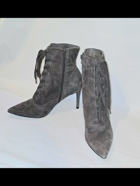 Steve Madden Suede Taupe Gray BrownLace Up Ankle Boots Sz 11 Stiletto Heel NWT
